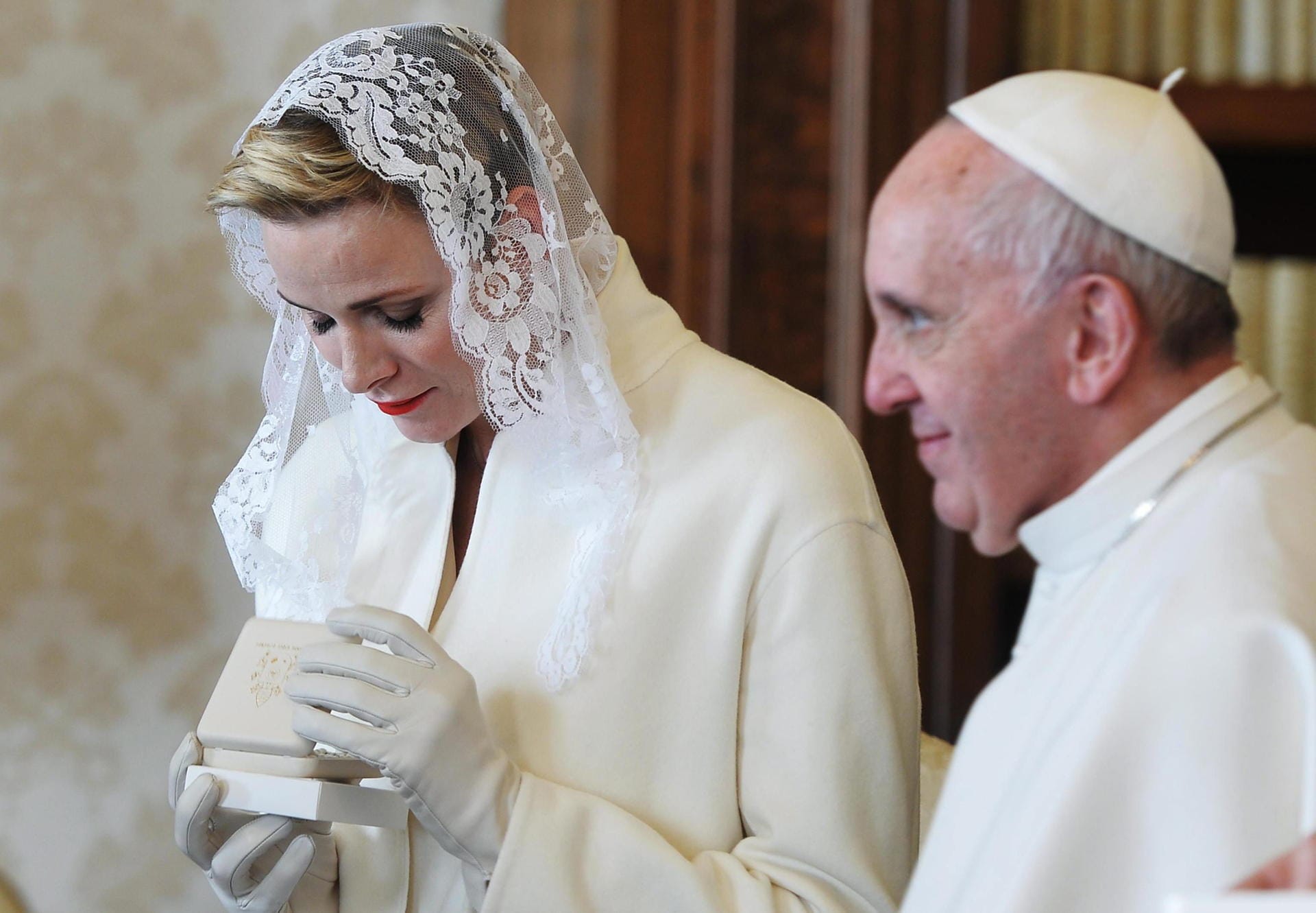 Papst Franziskus und Fürstin Charlène am 18. Januar 2016 bei einer Privataudienz des monegassischen Fürstenpaares.