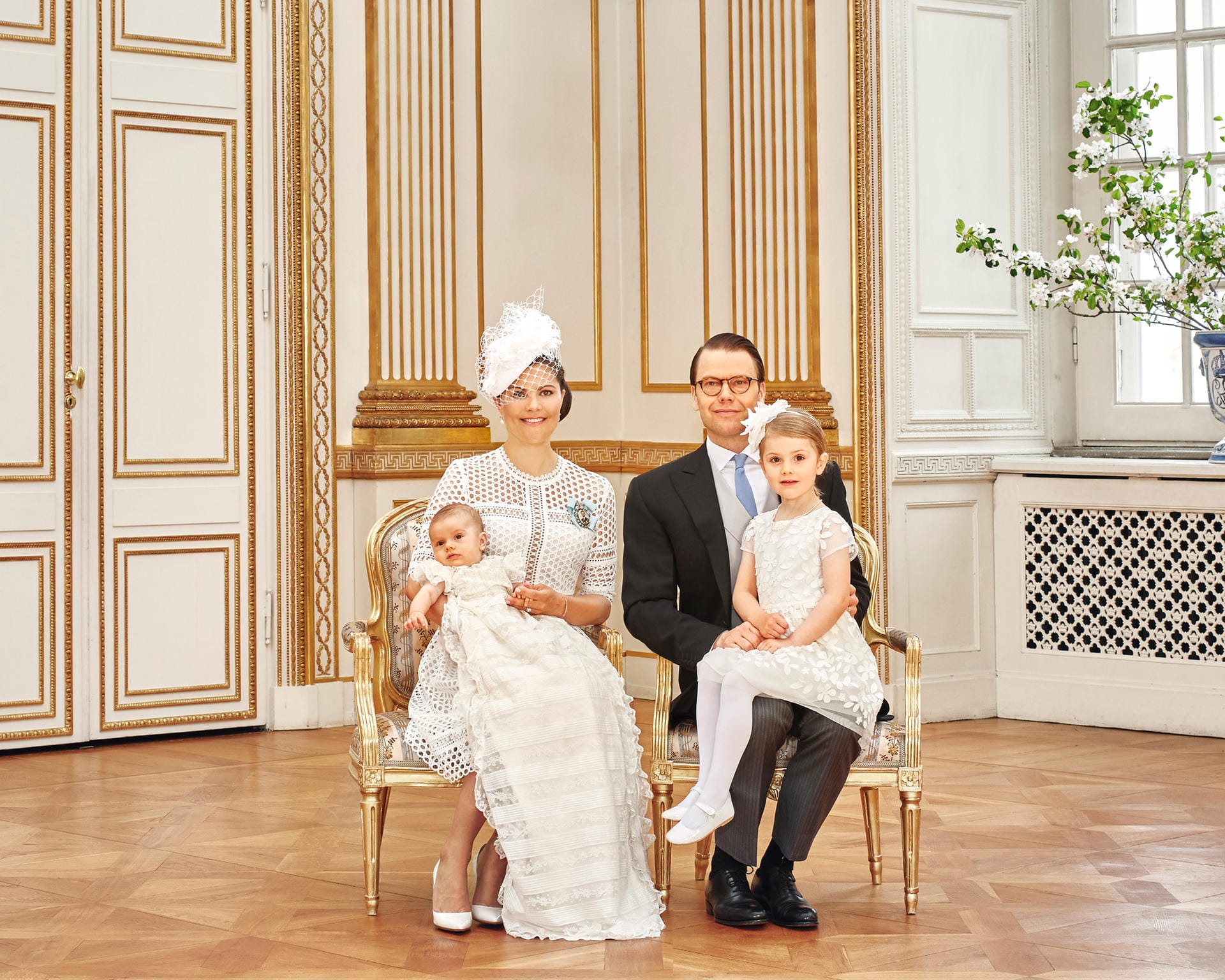Am 27. Mai 2016 wurde Prinz Oscar getauft. Das ist das offizielle Bild der Familie zu dem großen Tag des kleinen Prinzen.