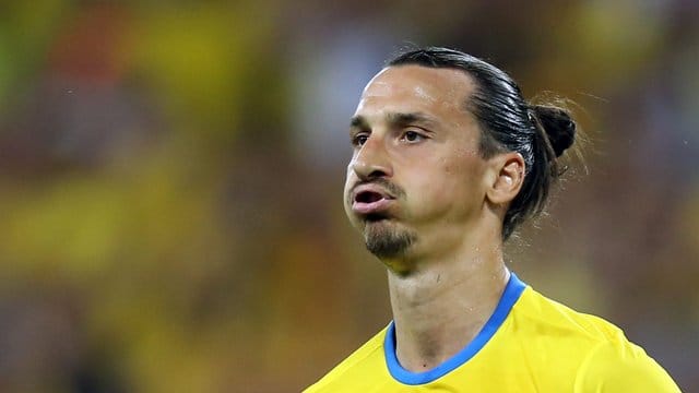 Schwedens Legende Zlatan Ibrahimovic verabschiedet sich bereits in der Vorrunde. Schwedens Legende Zlatan Ibrahimovic verabschiedet sich bereits in der Vorrunde.