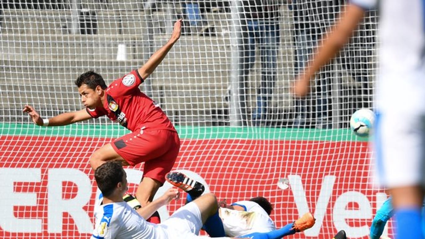 Chicharito besorgt für Leverkusen die 1:0-Führung.