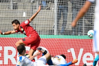 Chicharito besorgt für Leverkusen die 1:0-Führung.