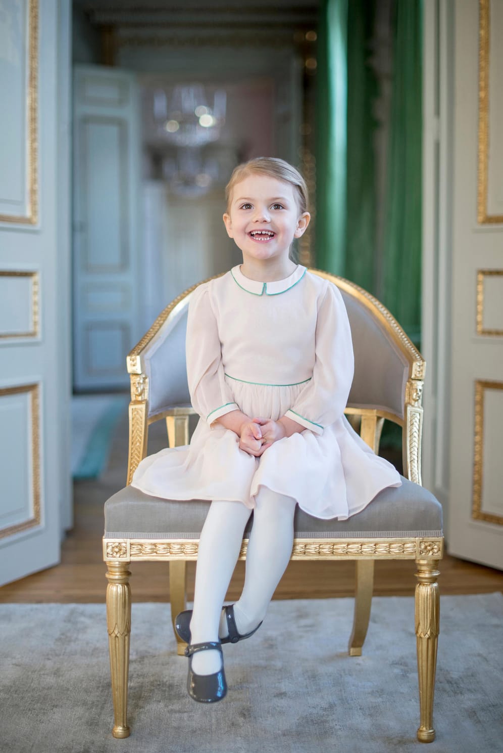 Prinzessin Estelle hat ein neues Hobby: Sie tanzt Ballet in einer exklusiven Stockholmer Tanzschule.