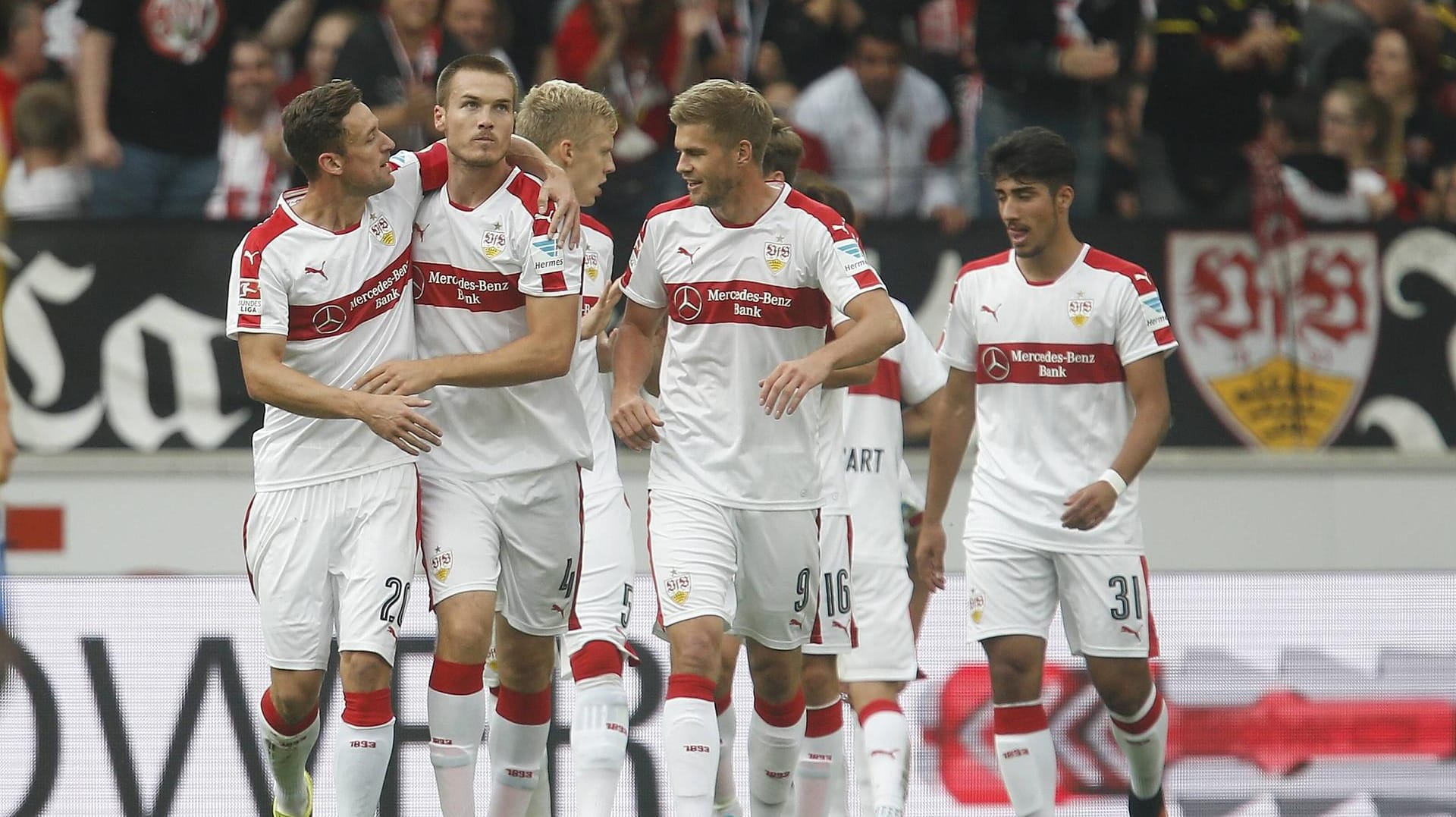Toni Sunjic (Zweiter von links) erzielte die Führung für den VfB Stuttgart. Toni Sunjic (Zweiter von links) erzielte die Führung für den VfB Stuttgart.