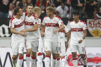 Toni Sunjic (Zweiter von links) erzielte die Führung für den VfB Stuttgart.