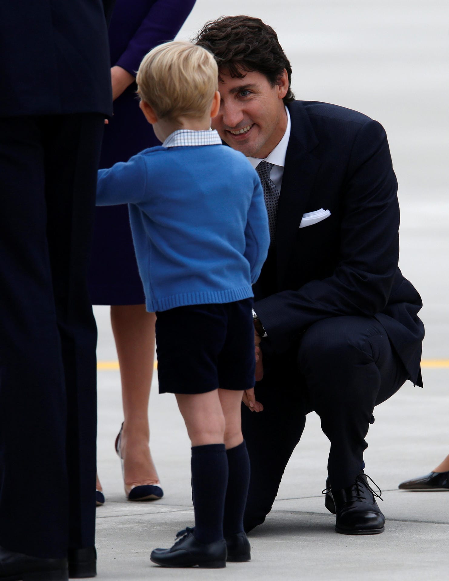 ...Kanadas Premierminister Justin Trudeau ging vor Klein-George in die Knie, um zu plaudern.