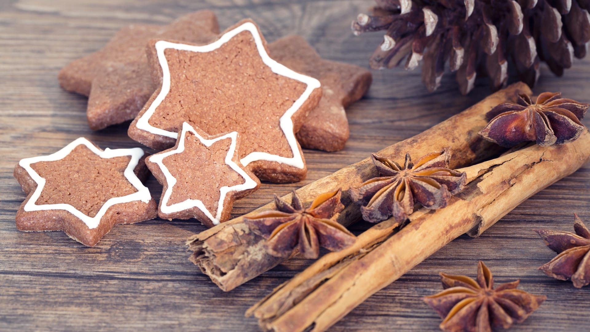 Mit der richtigen Auswahl an Zutaten müssen Weihnachtsplätzchen keine Kalorienfalle sein.