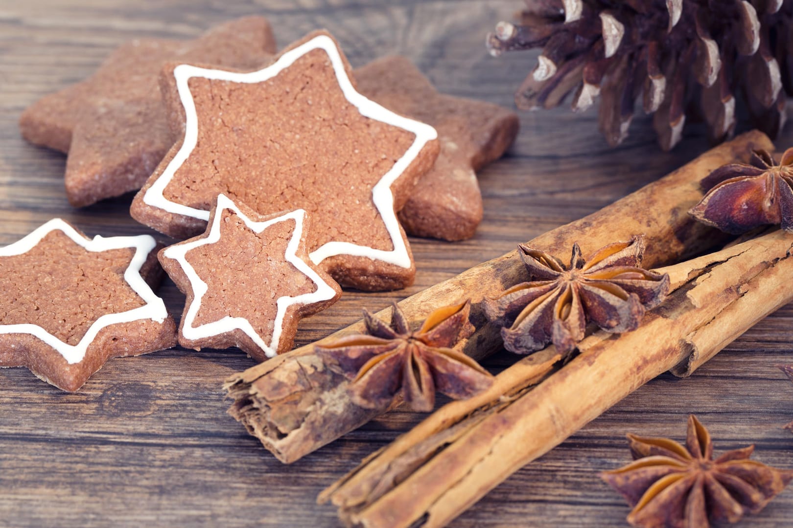 Mit der richtigen Auswahl an Zutaten müssen Weihnachtsplätzchen keine Kalorienfalle sein.