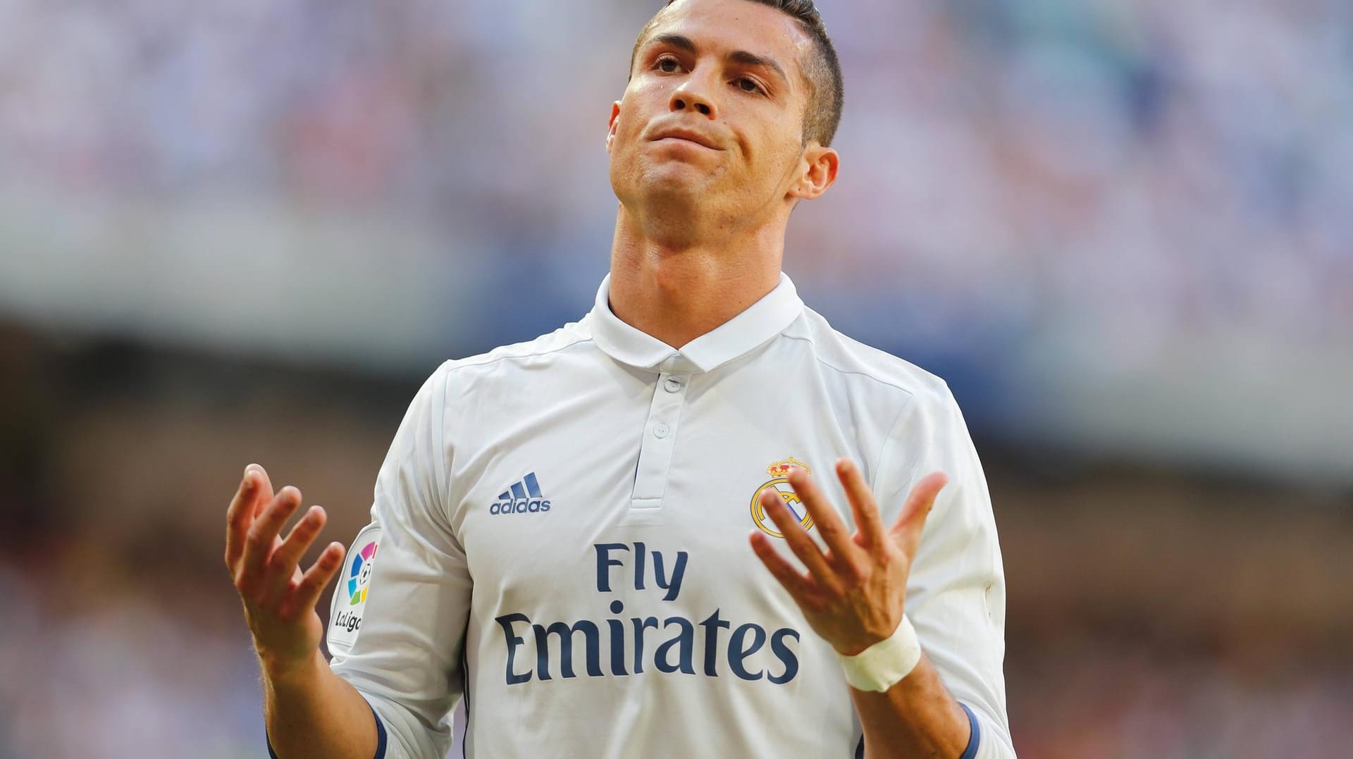 Cristiano Ronaldo bekommt im Netz mal wieder sein Fett weg.