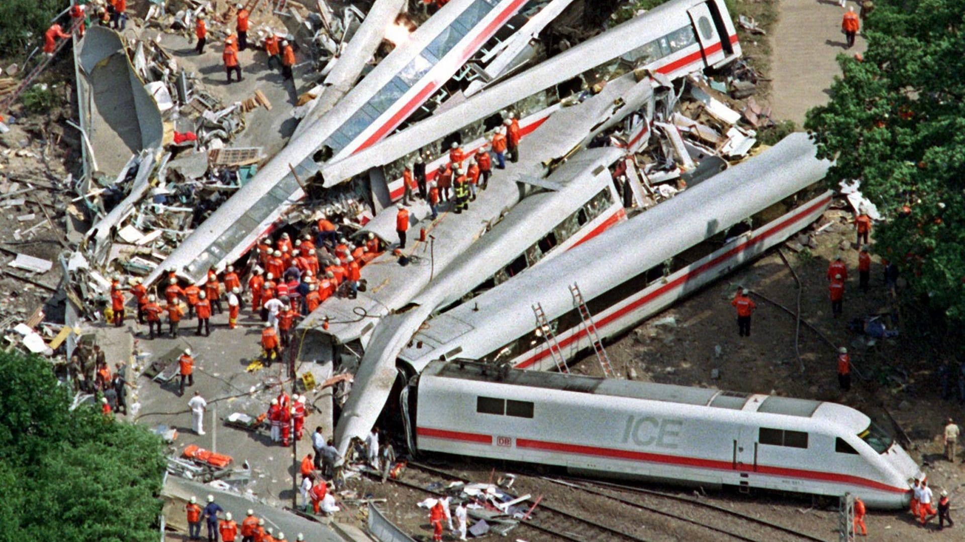 Luftaufnahme der Unglücksstelle in Eschede: Vor 20 Jahren waren die Belastungen bei Einsatzkräften noch nicht so im Blick wie jetzt.