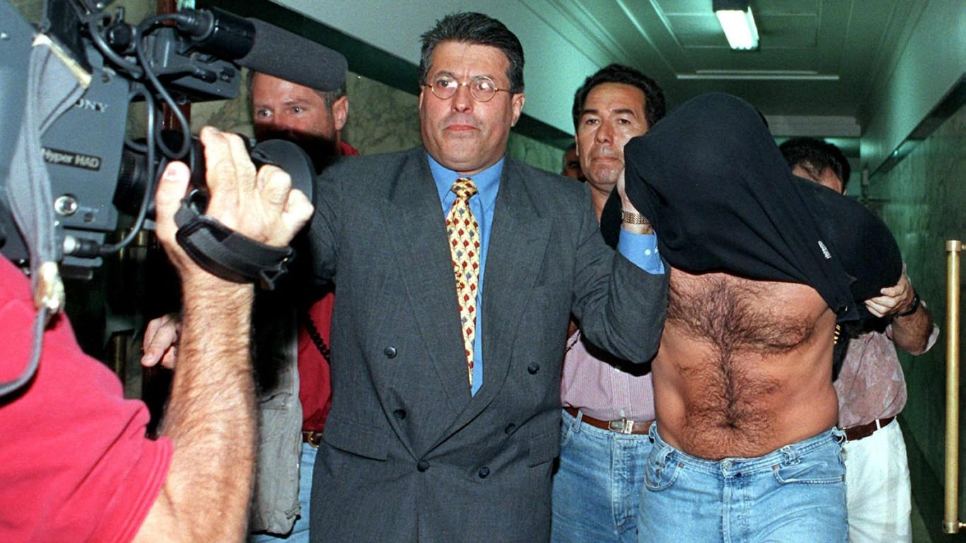 Thomas Drach, einer der Entführer des Millionärs, wird 1998 in Buenos Aires verhaftet. Die Kidnapper bekommen alle lange Haftstrafen.