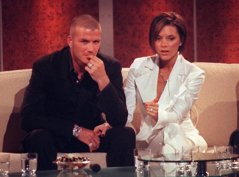 Da waren sie schon zwei Jahre verheiratet: David und Victoria Beckham besuchten 2001 "Wetten, dass...?"