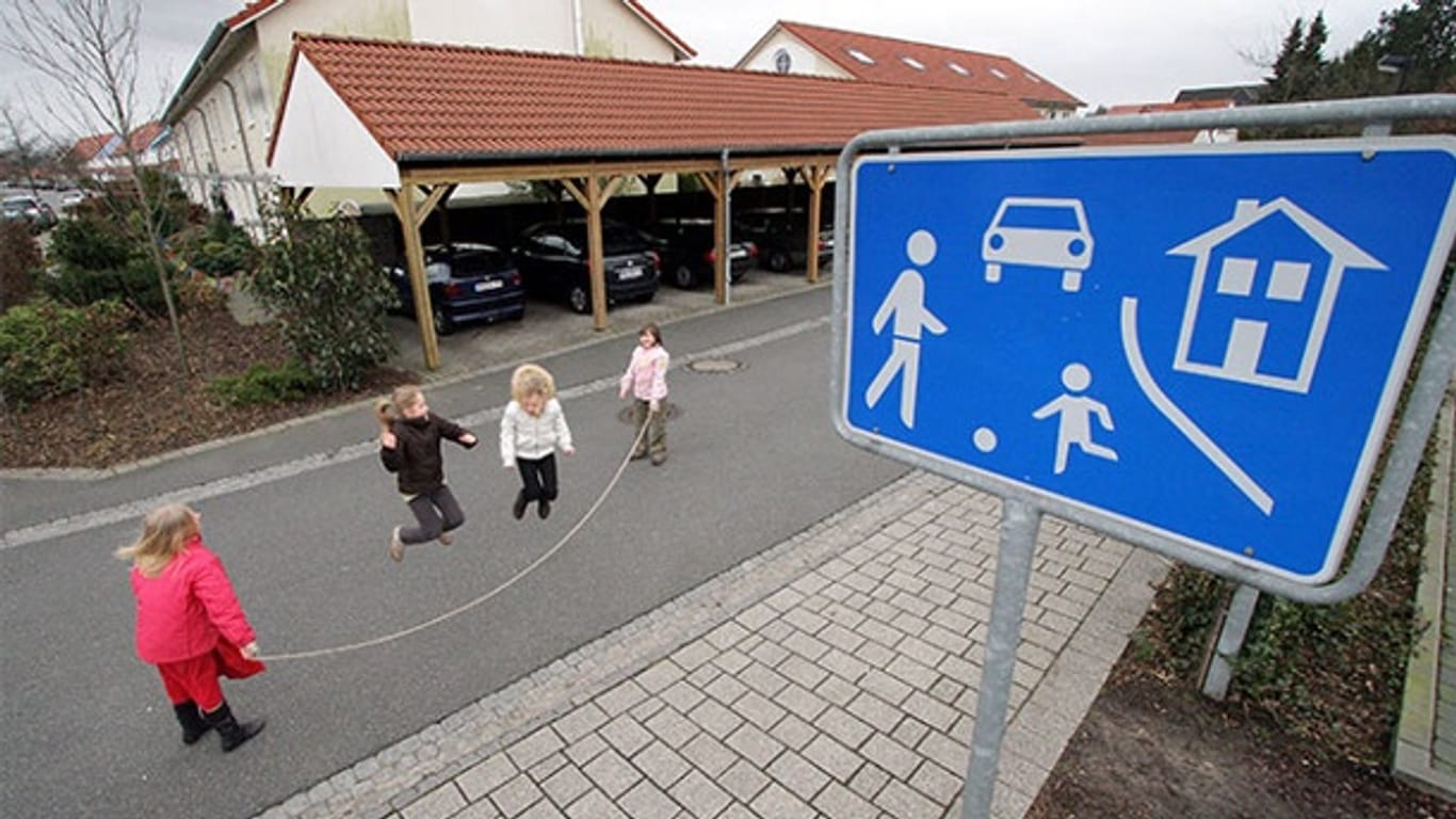Verkehrsberuhigter Bereich: Hier haben Kinder Vorrang, aber nicht alles ist erlaubt.
