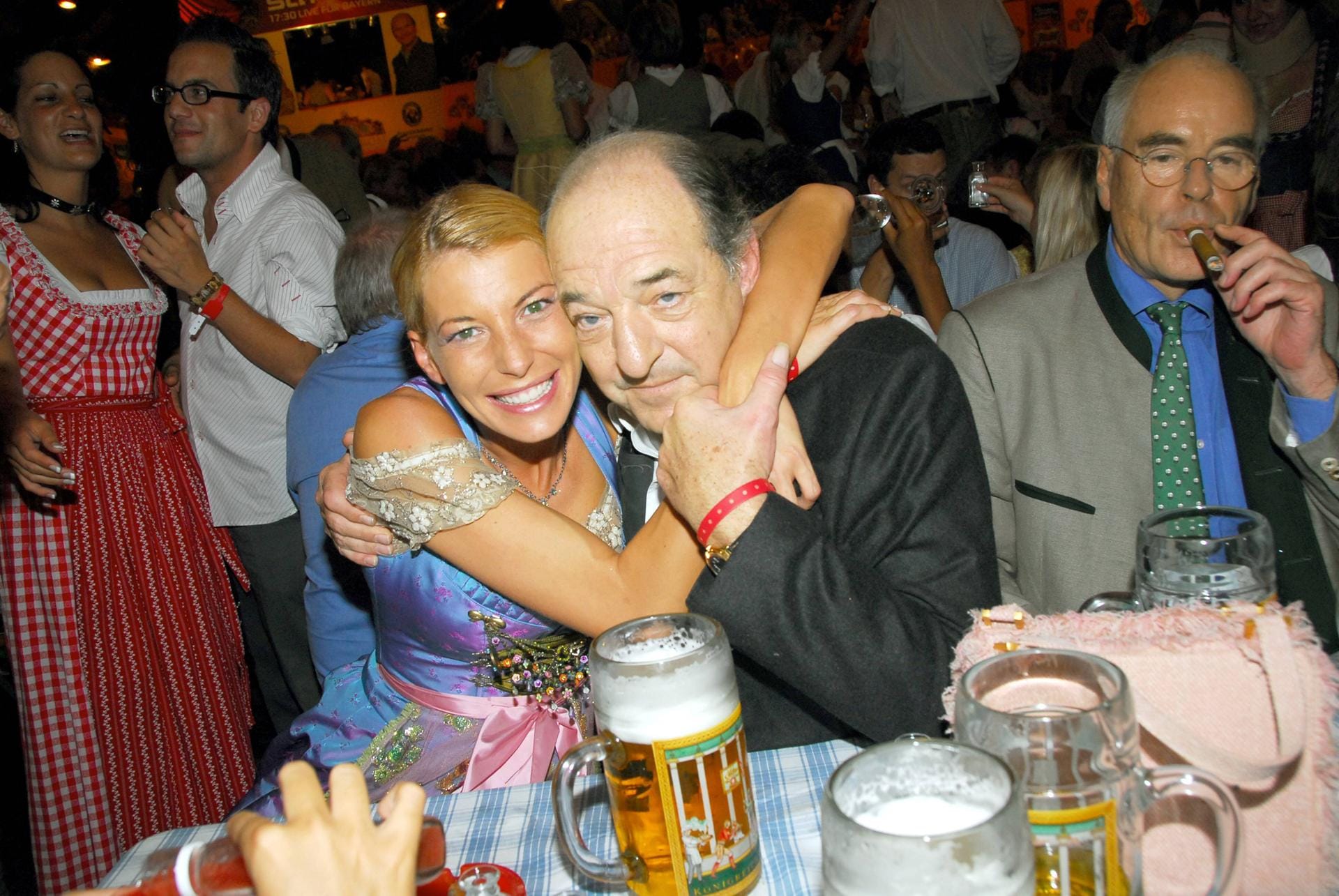 Tochter und Vater: Giulia Siegel mit ihrem Papa Ralph Siegel beim Oktoberfest in München.