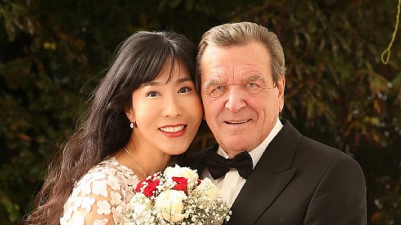 Im Mai 2018 gaben sich Gerhard Schröder und Soyeon Kim das Jawort.