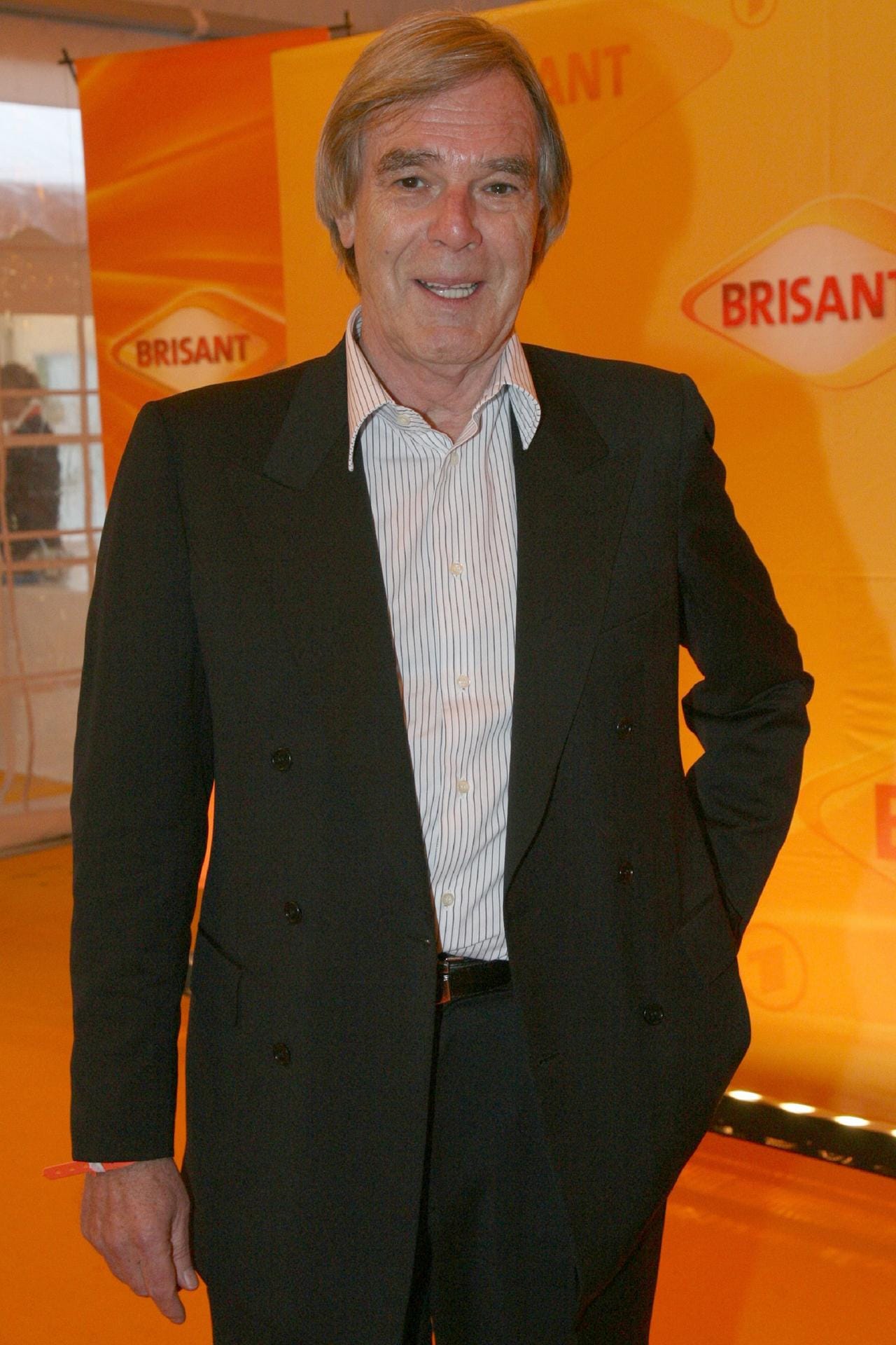 Horst Jüssen: Der Schauspieler war nicht nur für seine Rolle in "Klimbim", sondern auch für viele Gastauftritte in Serien, die Arbeit als Regisseur und das Verfassen von Romanen bekannt. Er verstarb 2008 im Alter von 67 Jahren.