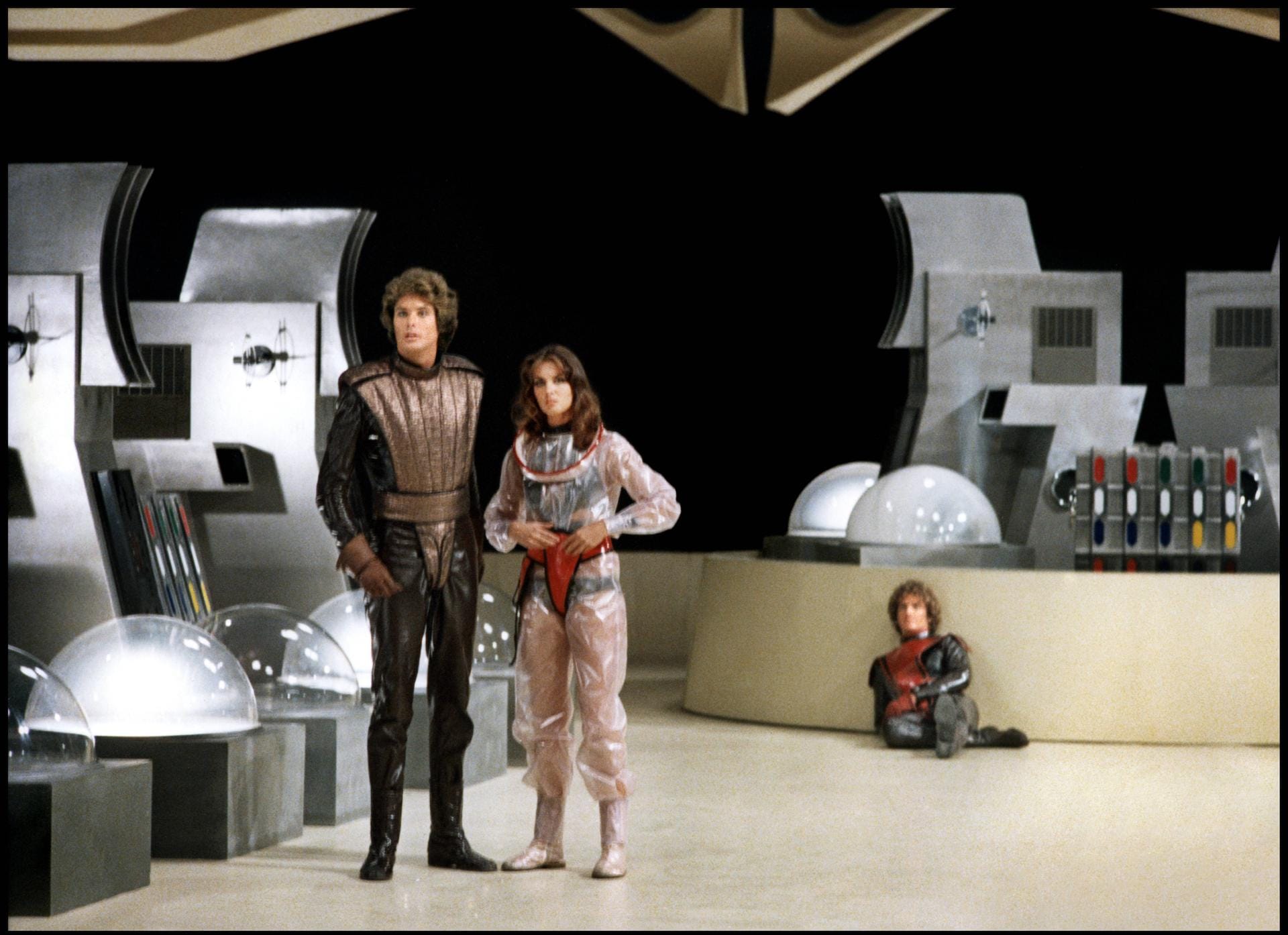 "Star Crash – Sterne im Duell": In der "Star Wars"-Kopie spielt er 1979 bereits seine erste größere Rolle als Prinz Simon.