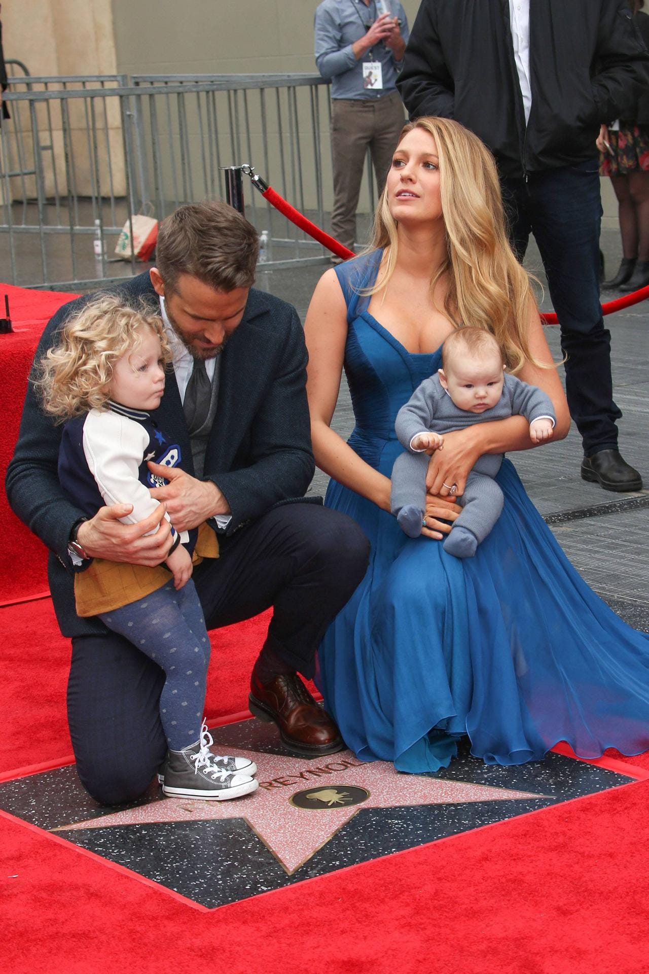 Ryan Reynolds und Blake Lively mit ihren beiden Töchtern James und Inez