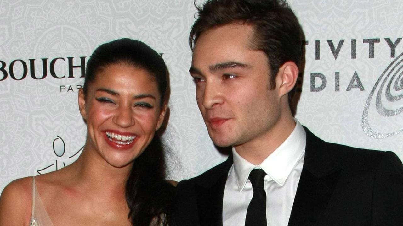 Ed Westwick und Jessica Szohr: Im Gegensatz zu ihren Serienkollegen hatten sie in "Gossip Girl" nur eine kurze Romanze. Im realen Leben wurden sie 2008 ein Paar. Mit dem Ende der Serie kam 2012 jedoch das Liebes-Aus.