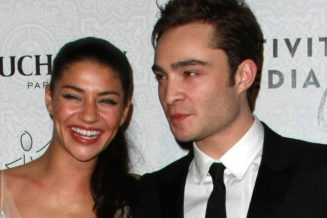 Ed Westwick und Jessica Szohr: Im Gegensatz zu ihren Serienkollegen hatten sie in "Gossip Girl" nur eine kurze Romanze. Im realen Leben wurden sie 2008 ein Paar. Mit dem Ende der Serie kam 2012 jedoch das Liebes-Aus.