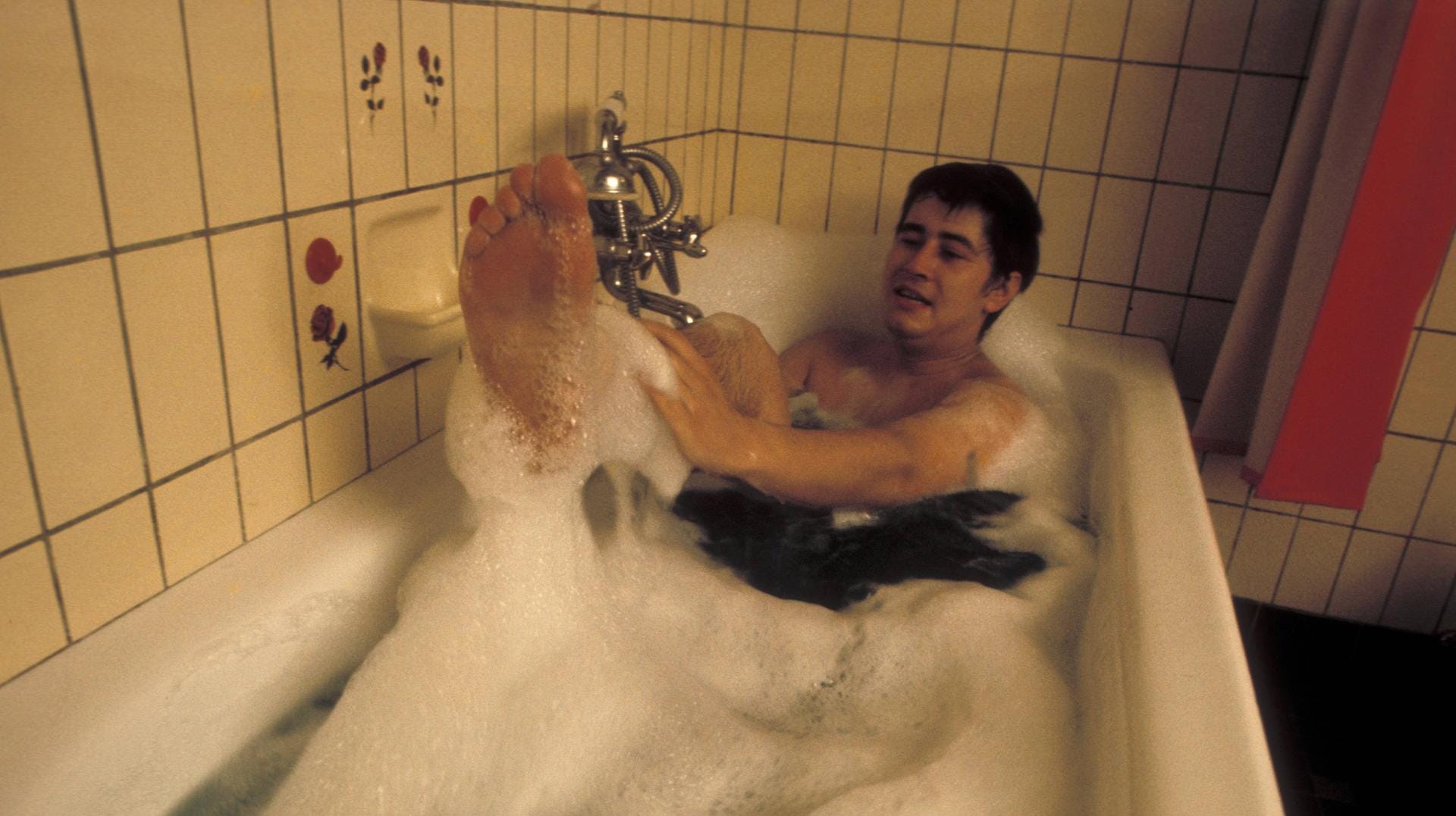 1967: Moderator Frank Elstner in der heimischen Badewanne.