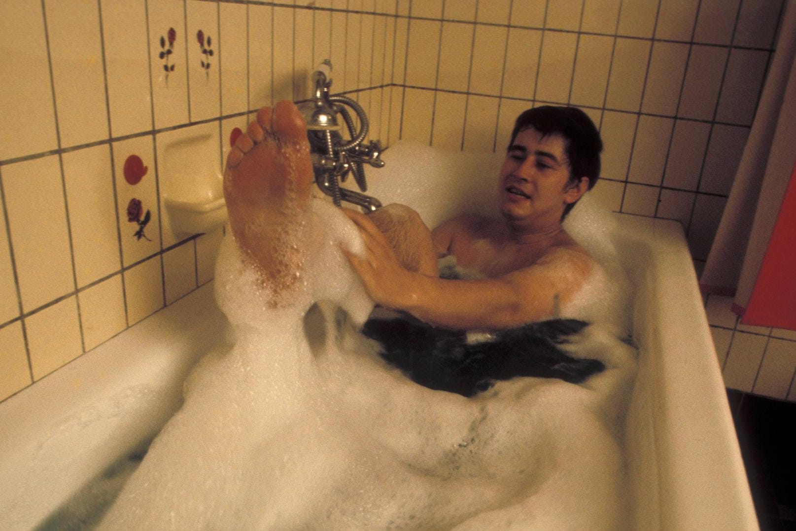 1967: Moderator Frank Elstner in der heimischen Badewanne.
