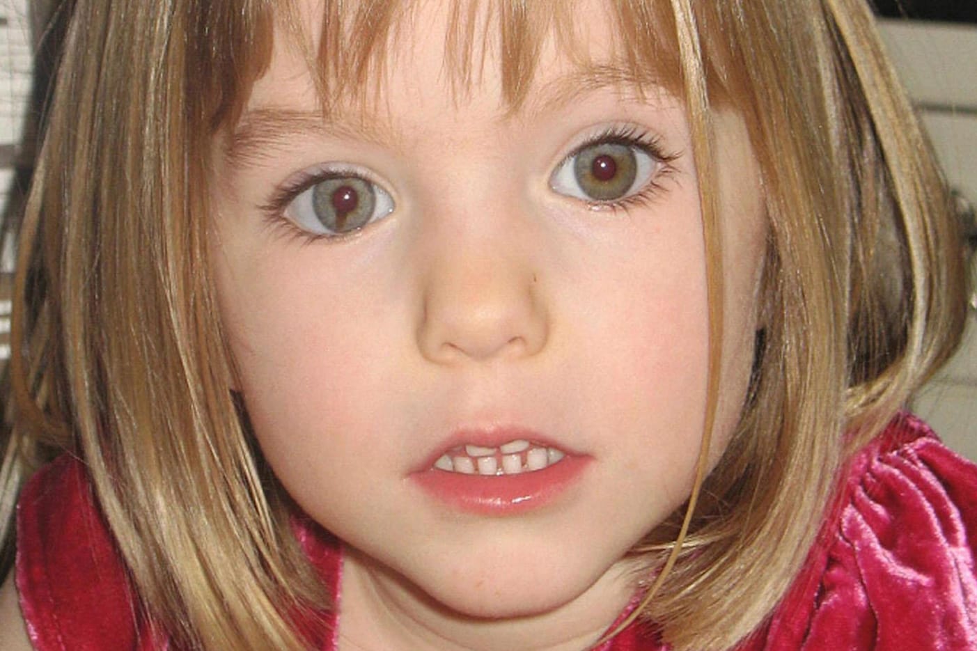 13 Jahre nach dem Verschwinden Madeleine McCanns wird nun gegen einen Deutschen wegen Mordes ermittelt. Es ist die neueste Entwicklung im tragischen Fall Maddie.