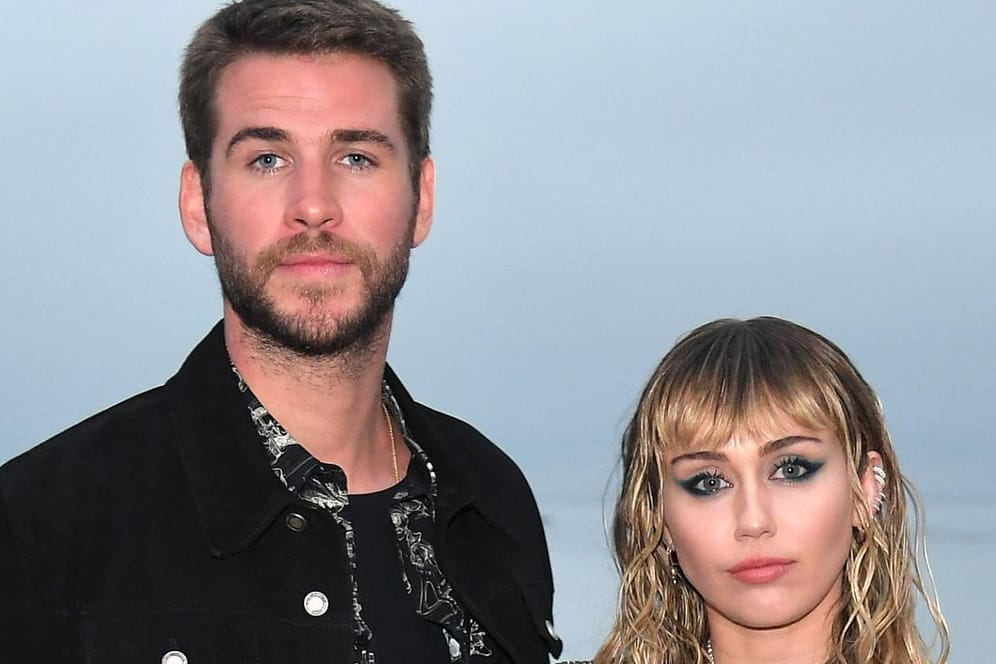 Miley Cyrus und Liam Hemsworth: In der Nicholas-Sparks-Verfilmung "Mit dir an meiner Seite" waren sie nicht nur vor der Kamera ein Paar. Auch dahinter funkte es zwischen den beiden. 2014 trennten sie sich, bis sie 2016 das Liebes-Comeback bekannt gaben. 2018 gaben sich die beiden das Jawort, doch bereits Mitte 2019 kam erneut das Liebes-Aus. Dieses Mal soll es endgültig sein.
