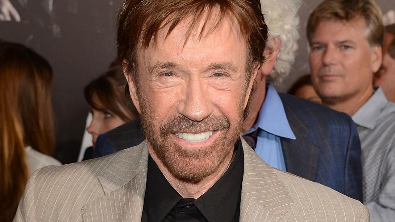 Chuck Norris isst sein Knoppers schon um neun Uhr morgens in Deutschland.