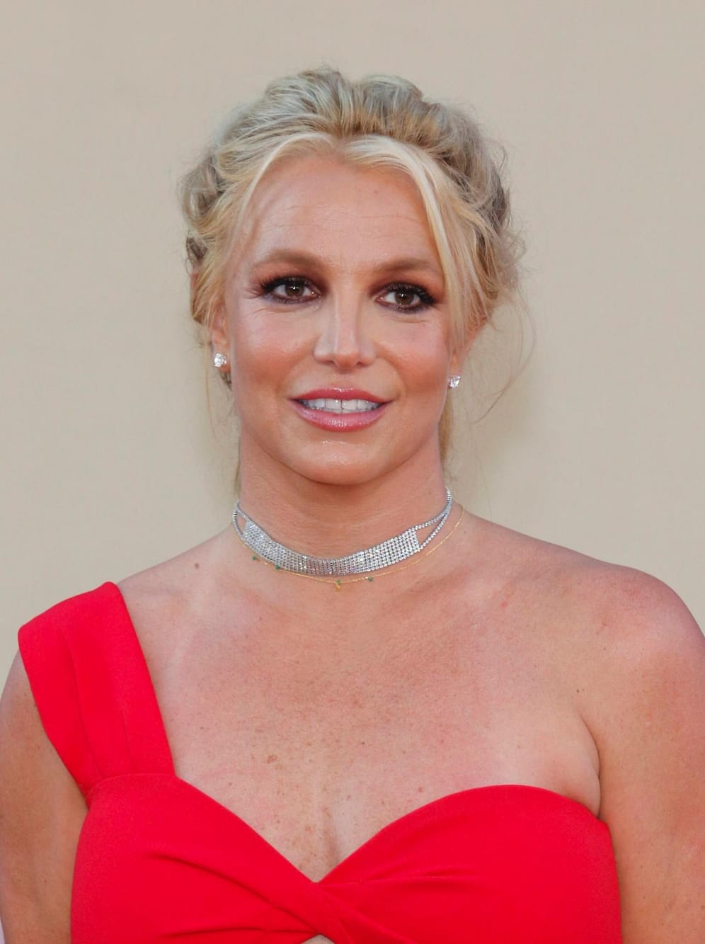 Britney Spears: "Statt wenigstens einmal zu duschen, schleppte mich Miss Flodder 15 mal täglich zu McDonald's", ätzte eine männliche Nanny.