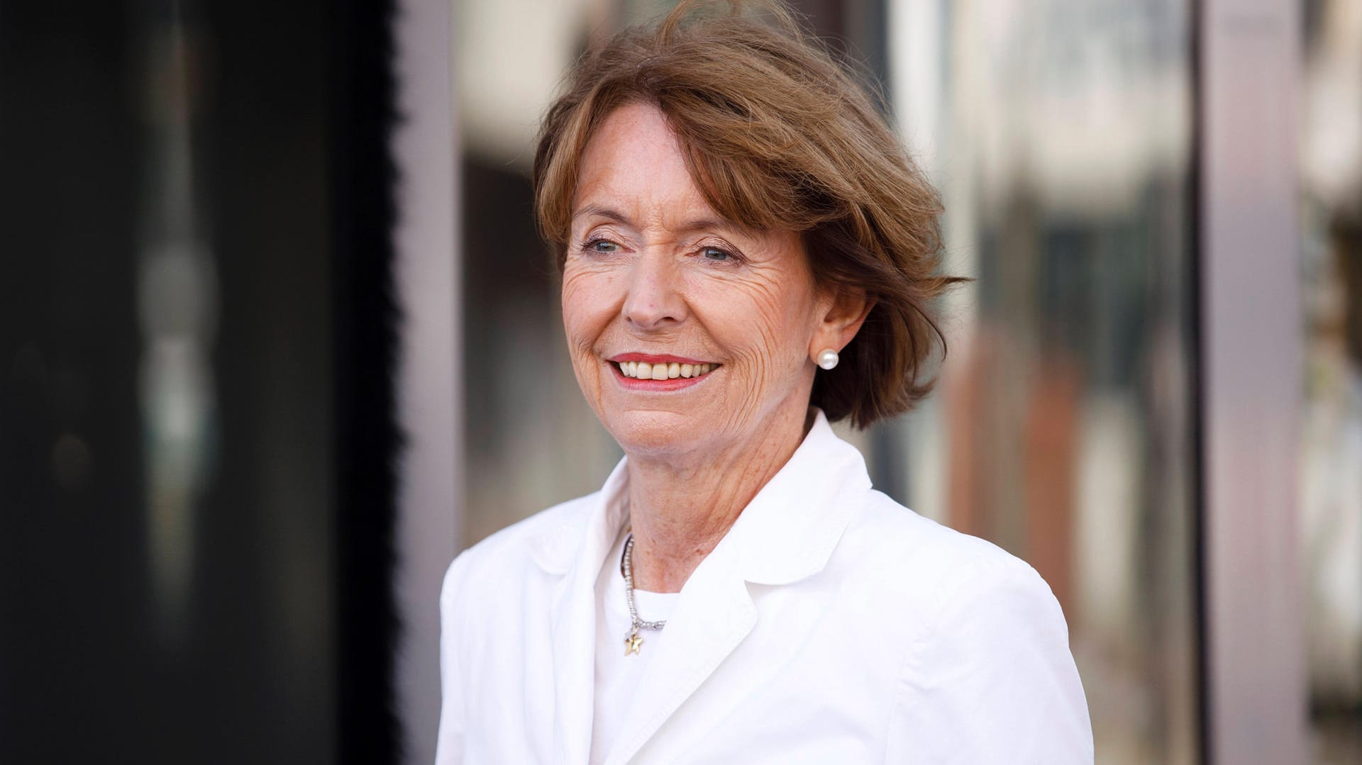 Henriette Reker (Archivbild): Sie wurde 2020 im Amt der Oberbürgermeisterin von Köln wiedergewählt. Henriette Reker (Archivbild): Sie wurde 2020 im Amt der Oberbürgermeisterin von Köln wiedergewählt.