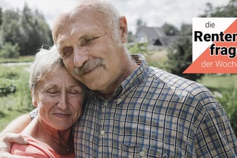 Älteres Ehepaar (Symbolbild): Zählt bei der Grundrente auch das Einkommen des Ehegatten?