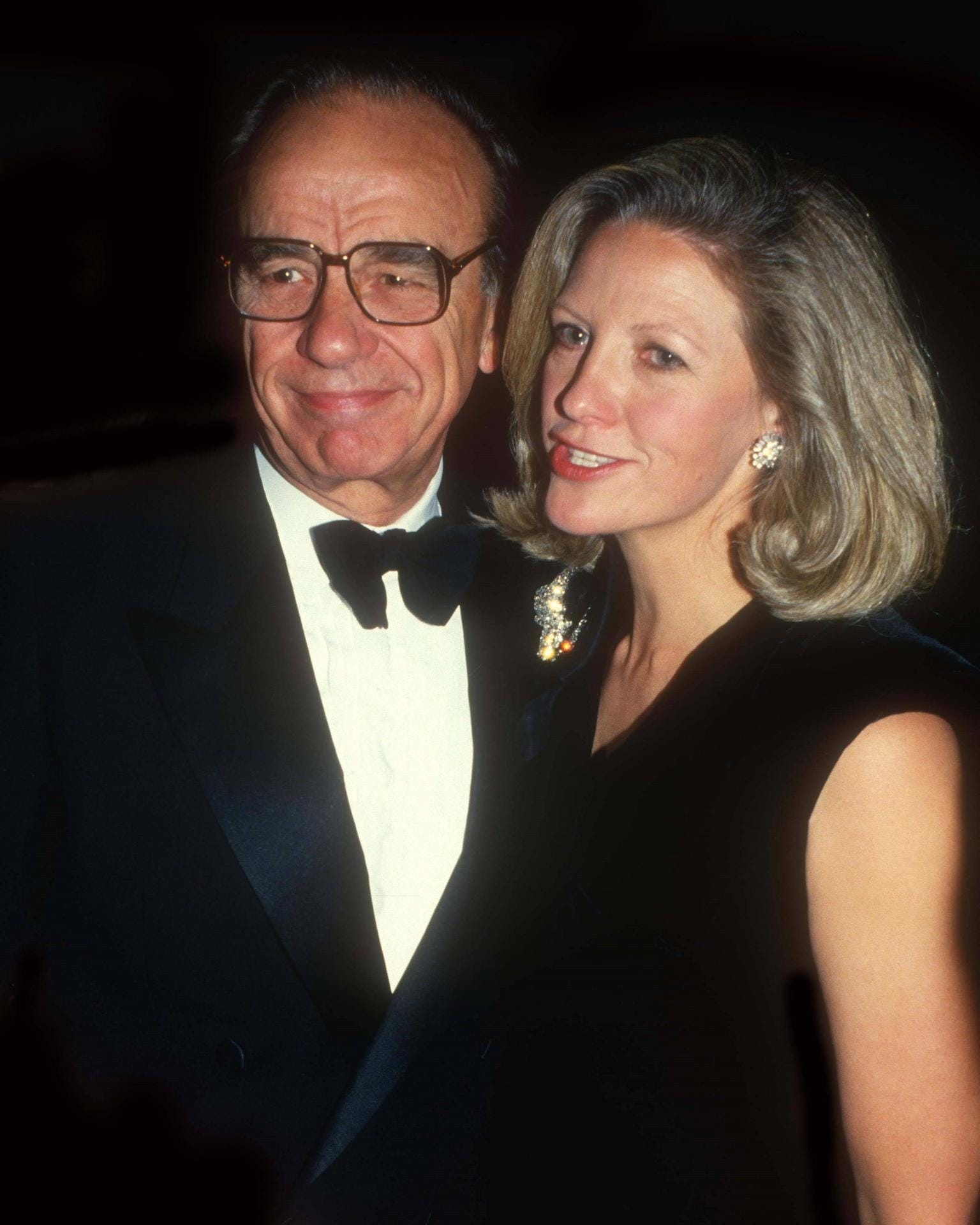 Rupert und Anna Murdoch: Es war eine Scheidung ohne großen Rosenkrieg. Der Medienunternehmer und seine Frau einigten sich damals auf eine Zahlung von 1,48 Milliarden Euro. Nur 17 Tage nach der Scheidung heiratete Murdoch erneut.