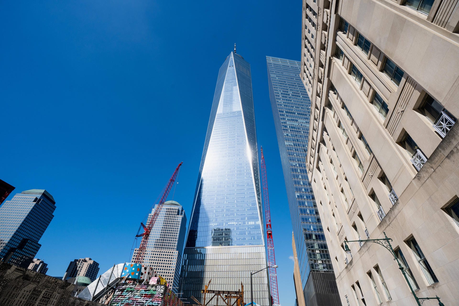 Seit 2015 steht das "One World Trade Center" neben dem "Ground Zero". Der 541,3 Meter hohe Wolkenkratzer ist das höchste Gebäude der Stadt New York.
