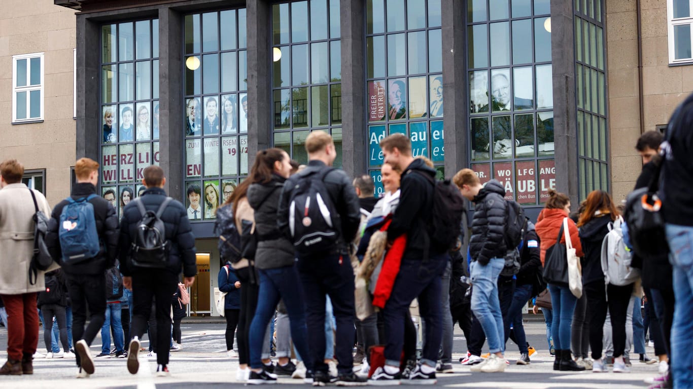 Erstsemester-Begrüßung an der Universität zu Köln im Oktober 2019 (Symbolbild): Für Jobs in den Semesterferien lassen sich freiwillige Rentenbeiträge zahlen.