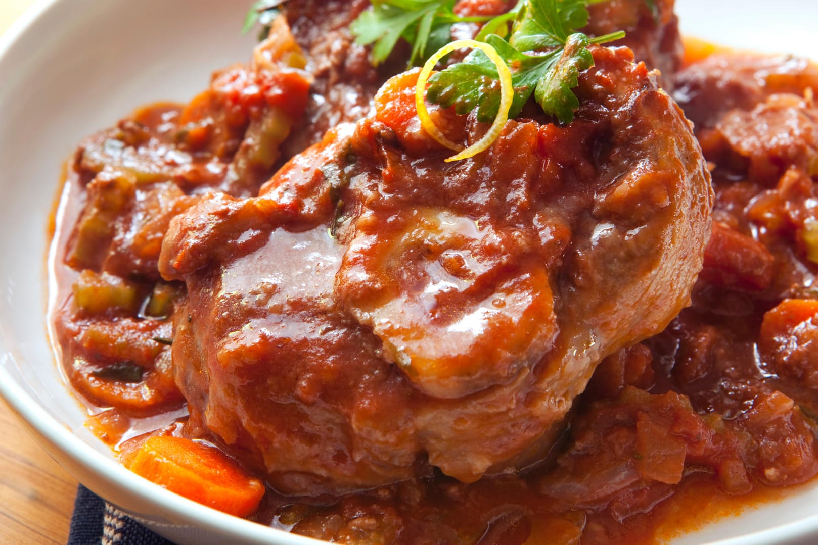 Ossobuco: Schmoren und schöne Aromen machen Ossobuco so butterzart und lecker.