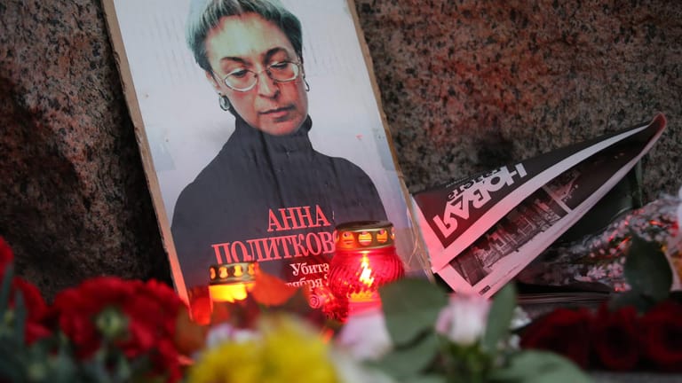 Gedenkort für Anna Politkowskaja, ermordete Investigativjournalistin: Sie wurde vor ihrem Haus erschossen.