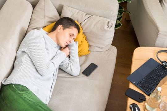 Pausen sollten bei Fatigue ein fester Bestandteil der Tagesplanung sein.