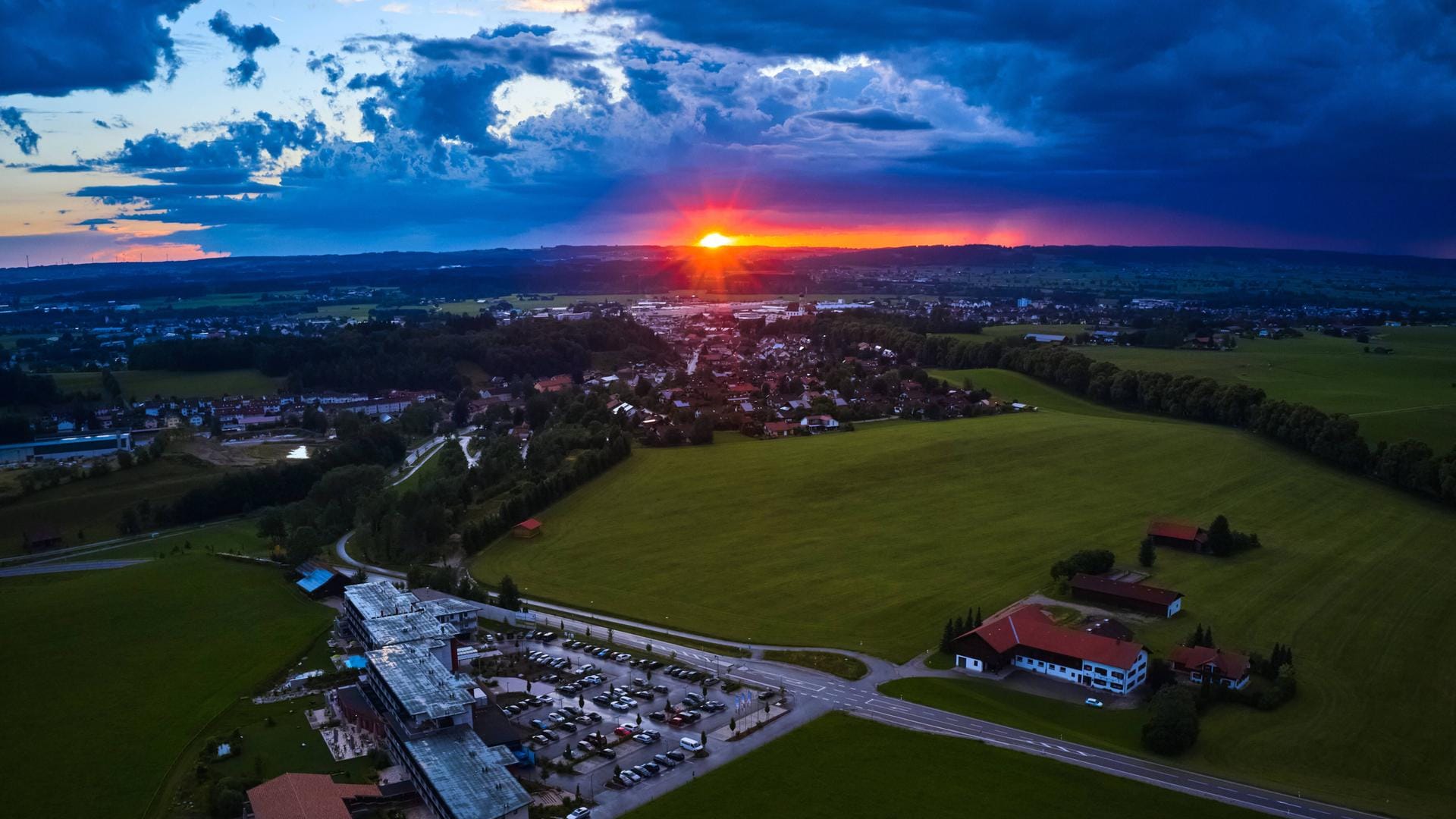 Sonnenuntergang im bayerischen Marktoberdorf.