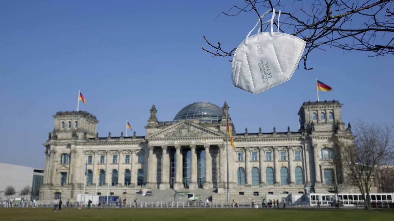 In Berlin fällt vielerorts die Maskenpflicht (Symbolfoto): Einige Basisschutzmaßnahmen bleiben aber bestehen.