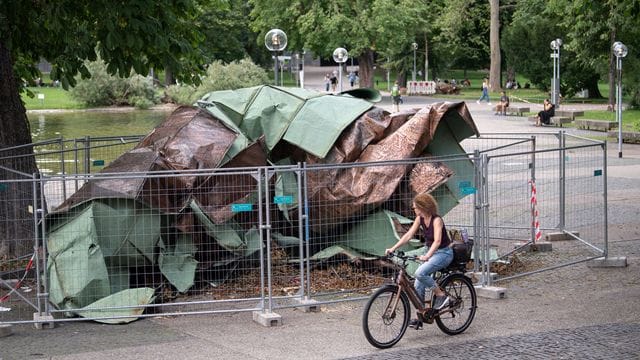 Demoliertes Stuttgarter Operndach Demoliertes Stuttgarter Operndach