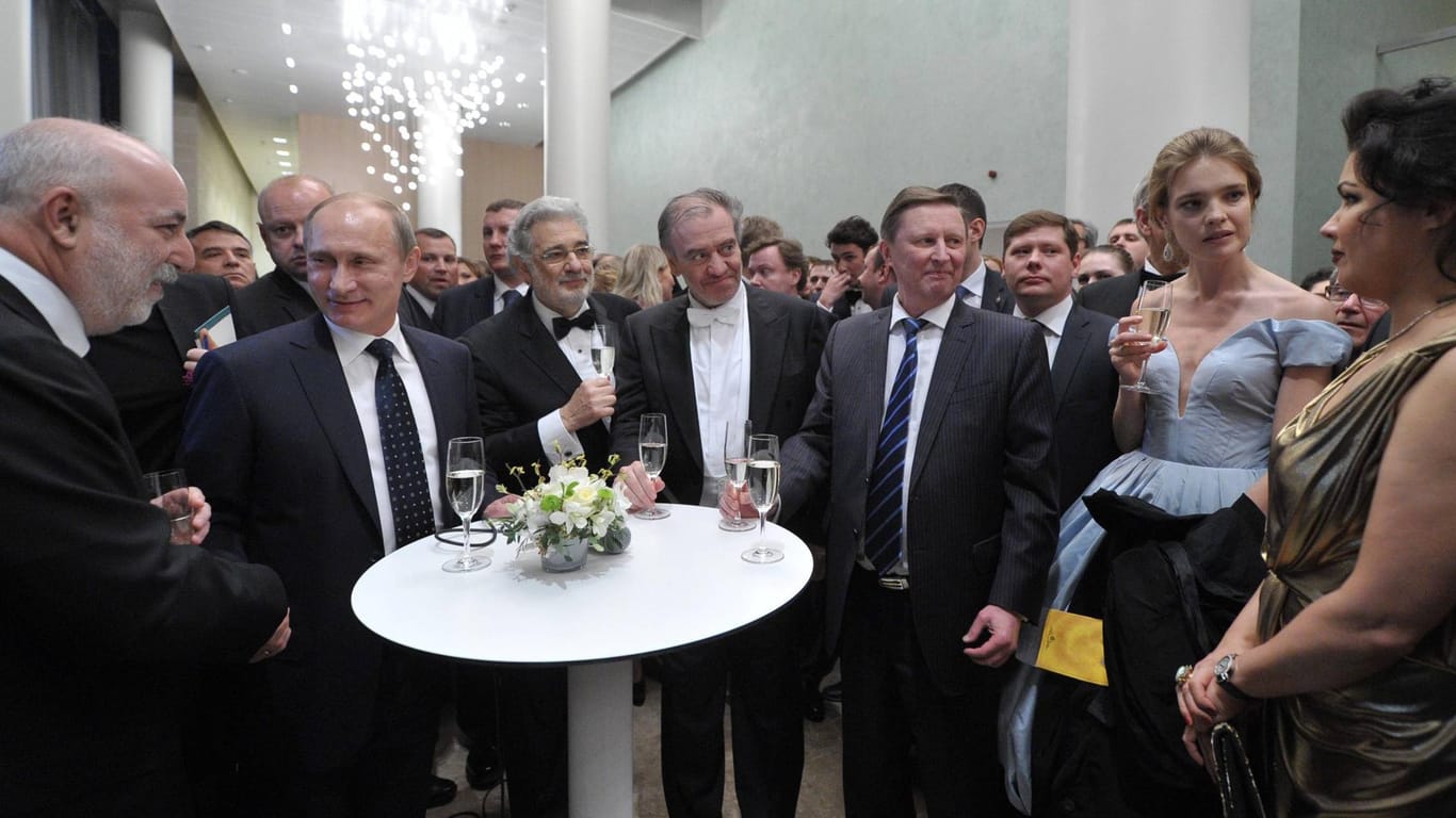 2013 in Sankt Petersburg: Wladimir Putin und Anna Netrebko sind gemeinsam auf der Eröffnung des Mariinsky Theaters zu Gast.