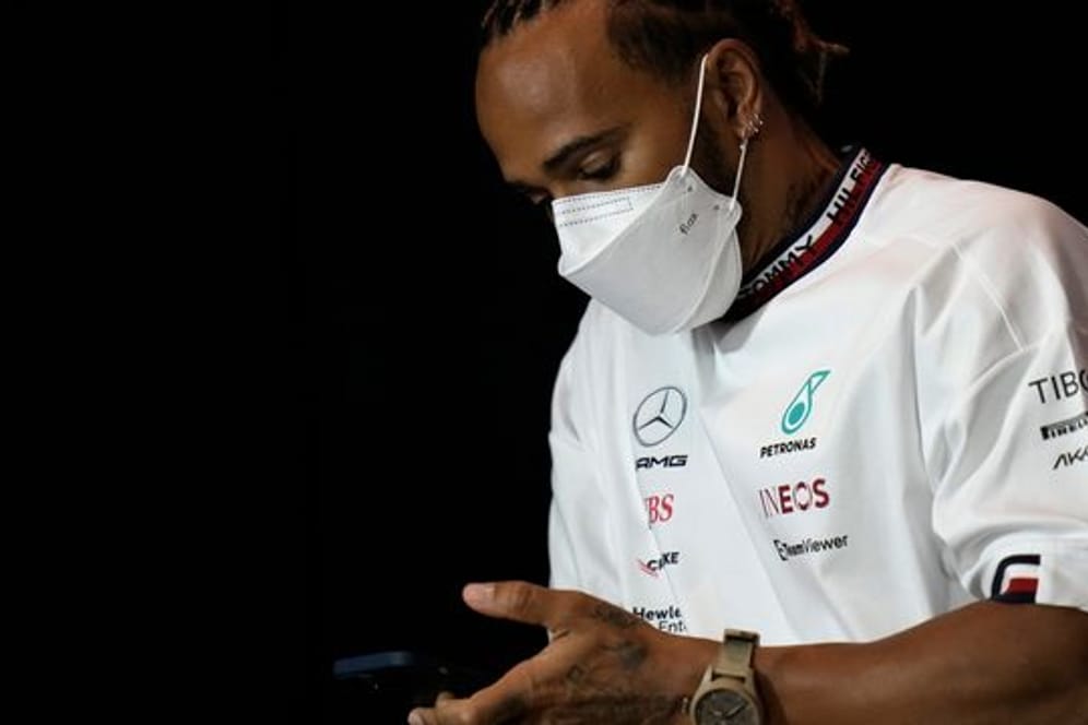 Lewis Hamilton teilte mit, dass er unter "mentalen und emotionalen Problemen" leide.