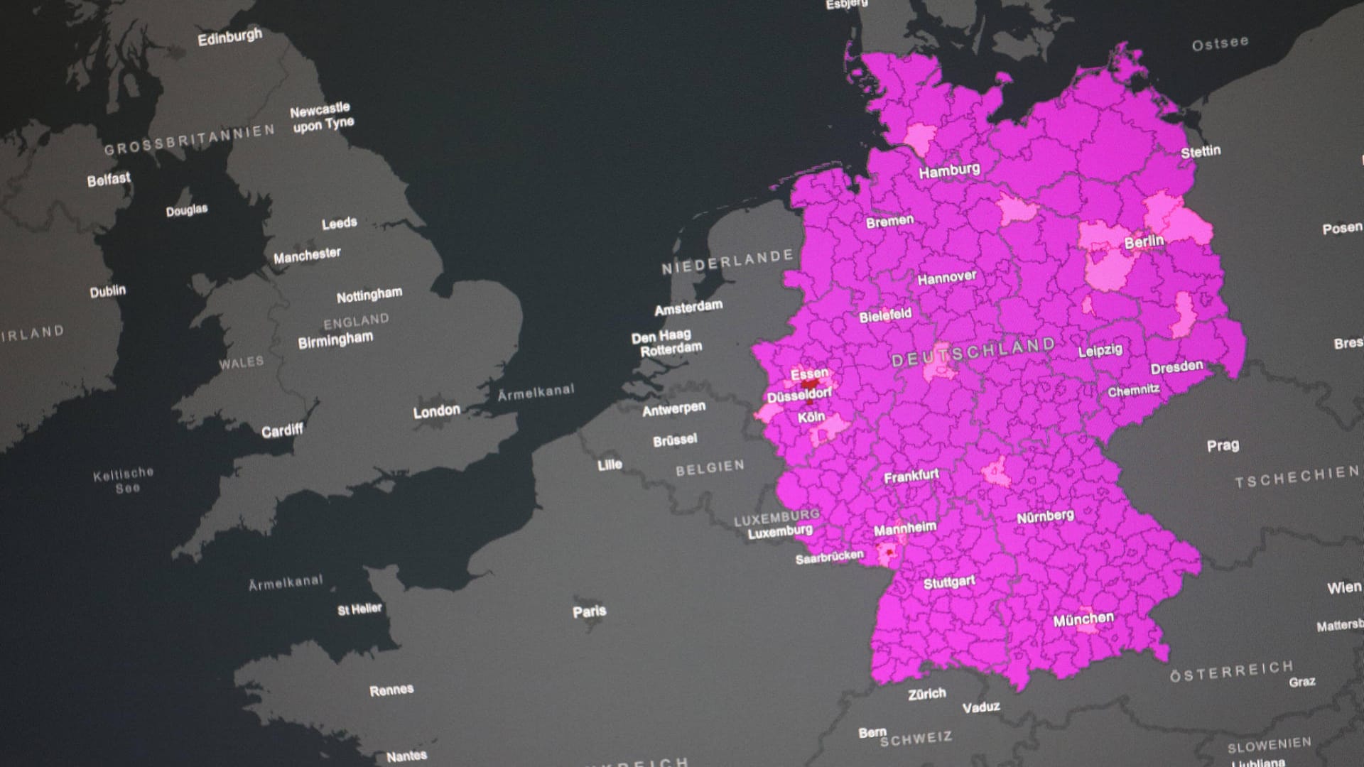 Dashboard des Rober-Koch-Institut: Die Inzidenz ist deutschlandweit weiter auf hohem Niveau.