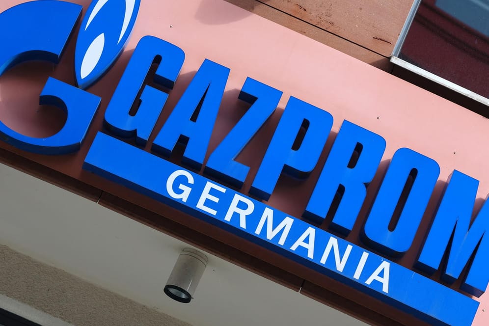 Logo von Gazprom Germania (Symbolbild): Der Gazprom-Konzern stößt nach eigenen Angaben seine Beteiligung an dem Unternehmen ab.