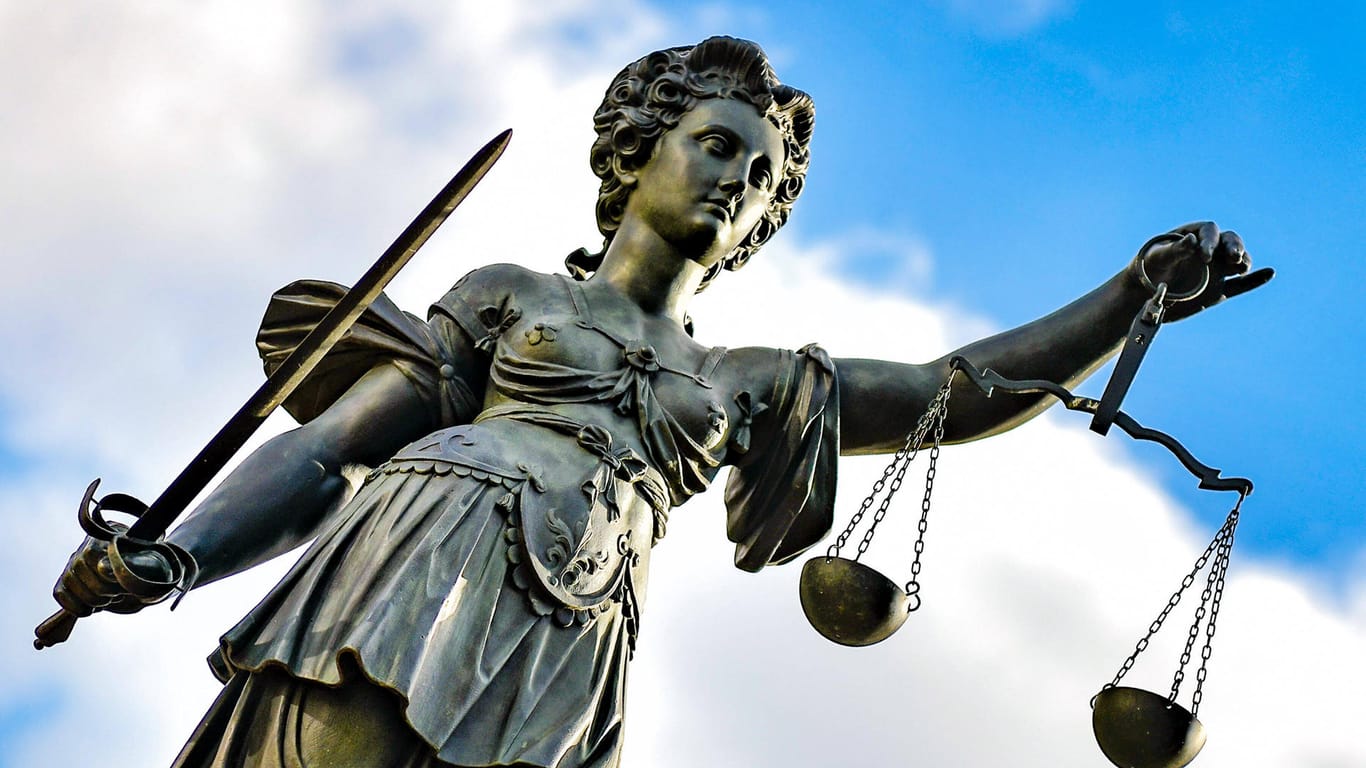 Eine Justitia mit Waage und Schwert (Symbolbild): Der Bundesgerichtshof stimmte dem Münchener Urteil zu.
