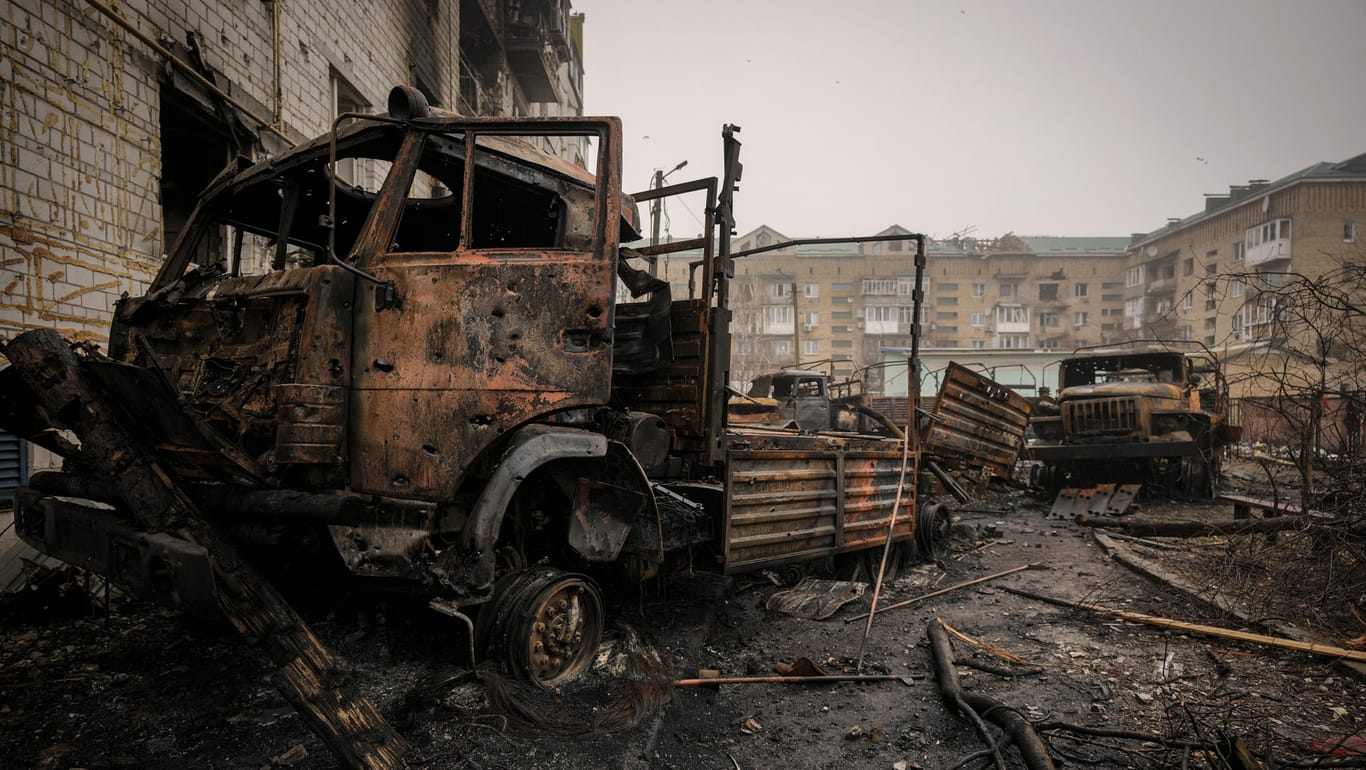 Zerstörter russischer Militärlastwagen in Kiew: Ein neuer Angriff auf die ukrainische Hauptstadt scheint nicht ausgeschlossen.