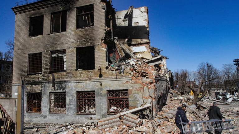 Zerstörungen in Dnipro: In der Millionenstadt gab es nachts mehrere Explosionen.