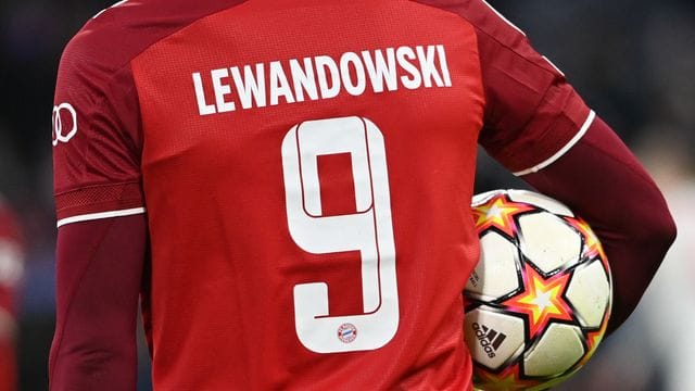 Steht gegen den SC Freiburg in der Startelf: Bayern-Star Robert Lewandowski. Steht gegen den SC Freiburg in der Startelf: Bayern-Star Robert Lewandowski.