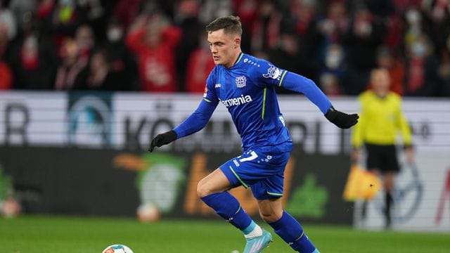 Leverkusens Florian Wirtz fällt derzeit mit einem Kreuzbandriss aus.
