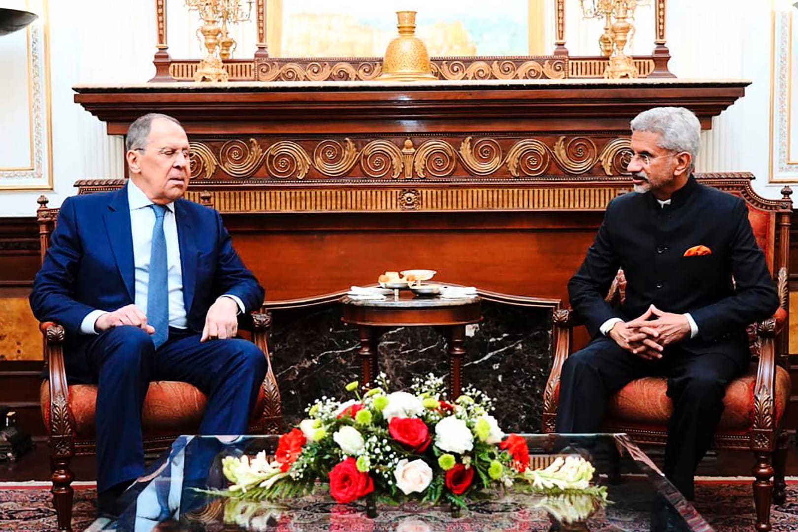 Sergej Lawrow (l) und Subrahmanyam Jaishankar (r): "Wir sind Freunde".